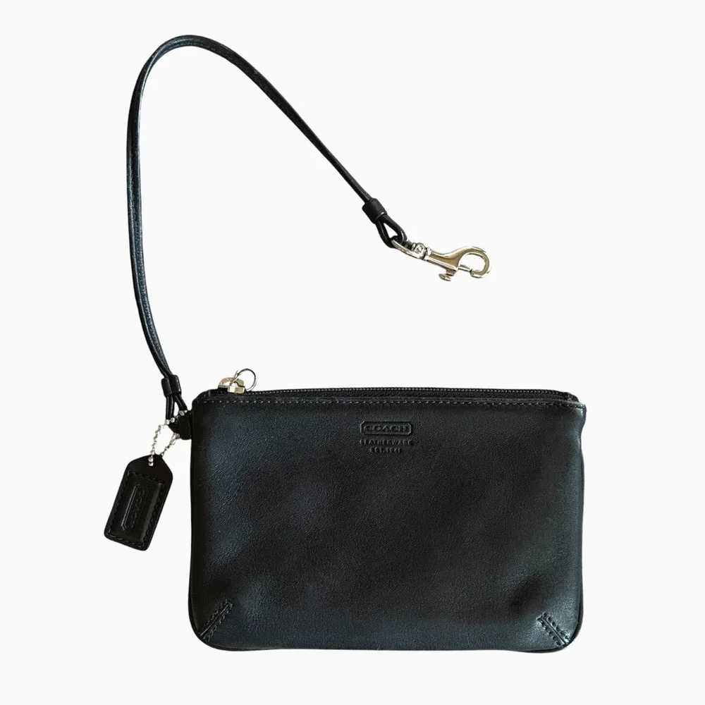 COACH Leatherware Small Smooth Black Leather Y2K Top Zip Wristlet Hang Tag